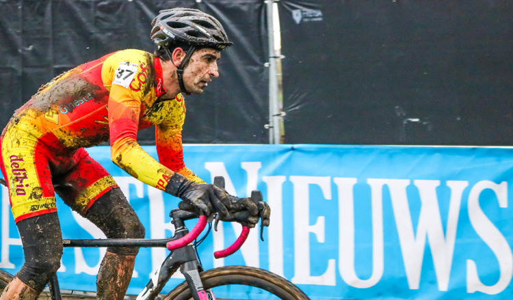 Core y ciclismo Por qué se entumecen las manos en bici