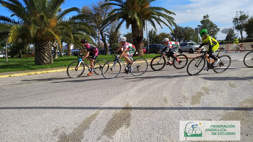 El-provincial-de-ruta-de-Cadiz-ofrece-una-jornada-de-ciclismo-base-en-Chiclana