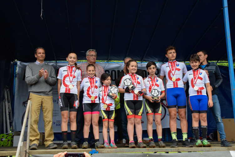 OCHO CAMPEONES DEL MINI BTT