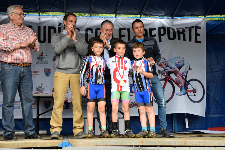 OCHO CAMPEONES DEL MINI BTT