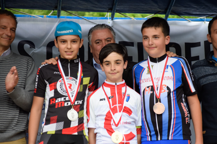 OCHO CAMPEONES DEL MINI BTT