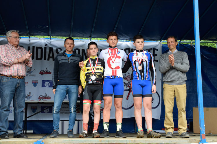OCHO CAMPEONES DEL MINI BTT