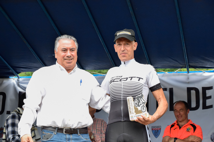 Y OTROS 8 CAMPEONES EN EL XCO