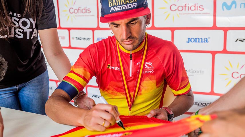Ivan-Moscardo-ganador-del-maillot-firmado-por-Gorka-Izagirre