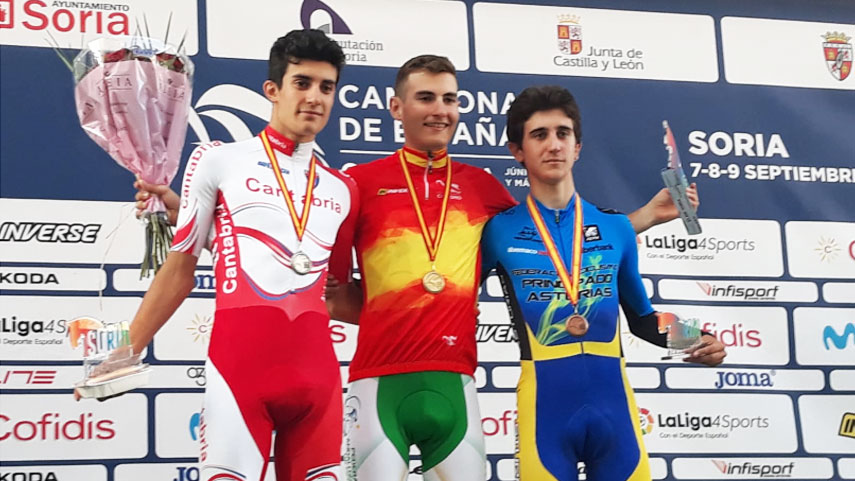 Carlos-Rodriguez-consigue-el-oro-nacional-junior-de-contrarreloj