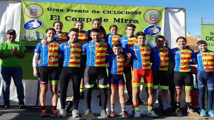 Camp-de-Mirra-corona-a-los-nuevos-campeones-autonomicos-de-ciclocross