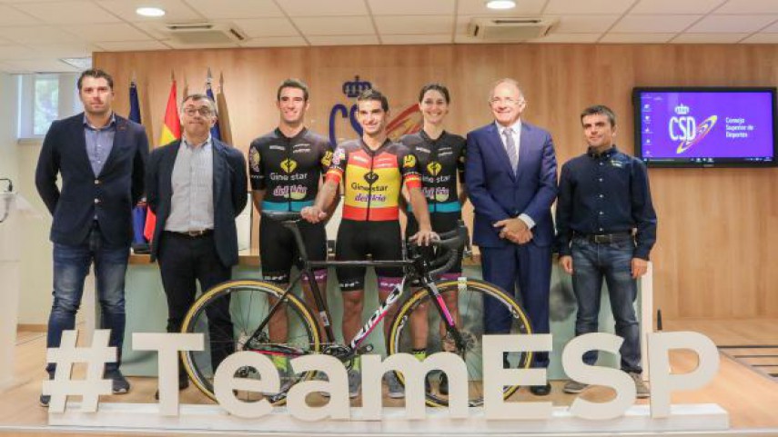 Presentado-el-Team-Ginestar-Delikia-Sport-primer-equipo-profesional-espanol-de-ciclocross