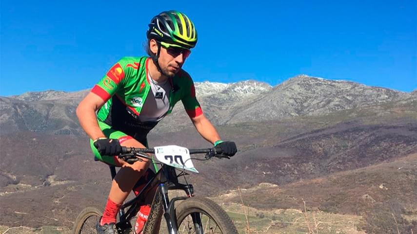 Pedro-Romero-al-frente-del-Extremadura-Ecopilas-en-el-Maraton-Templario-de-Jerez-de-los-Caballeros