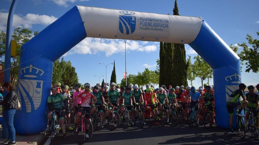 Alberto-Bejarano-regala-al-AC-Hotels-la-victoria-en-el-XXXIX-Trofeo-Pena-Ciclista-Paloma