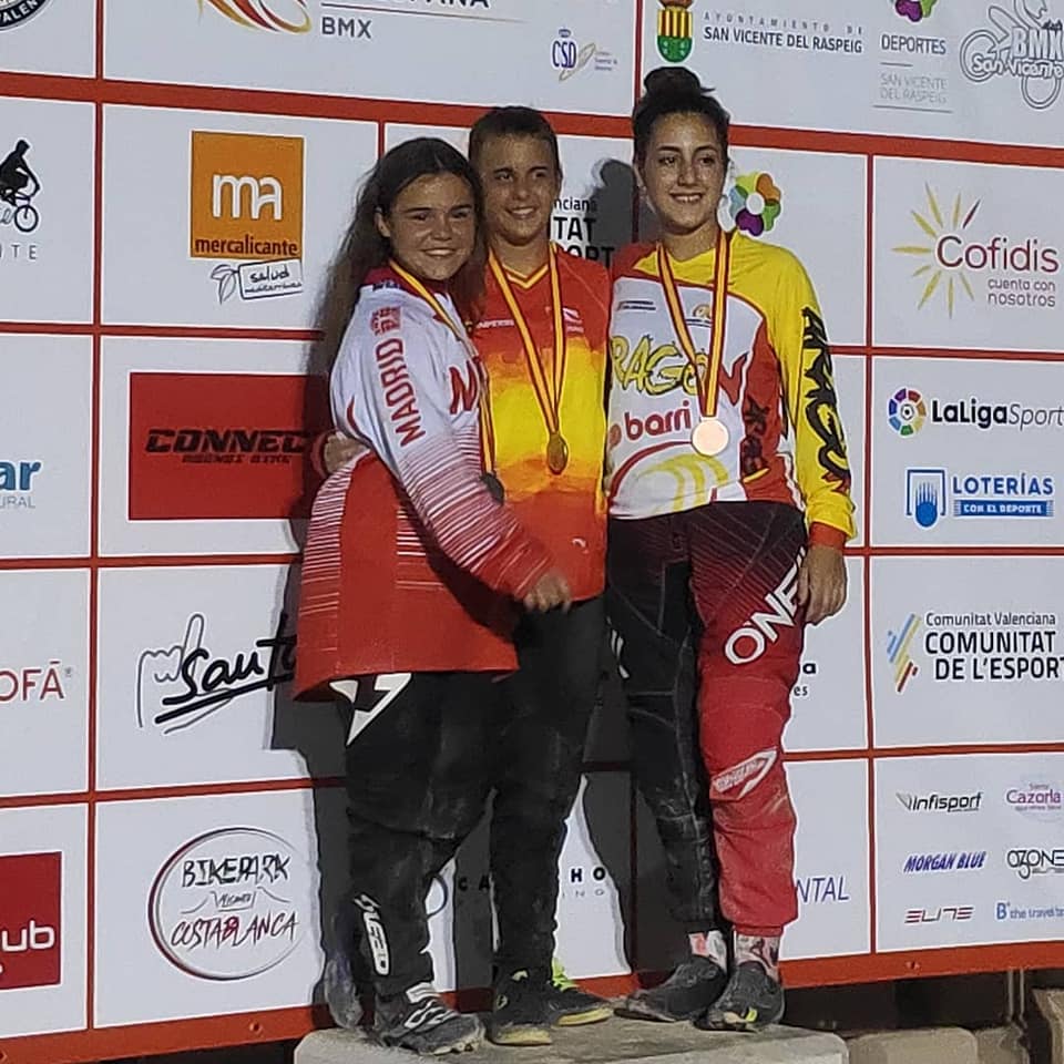 Las chicas aragonesas protagonistas del BMX en el campeonato de España