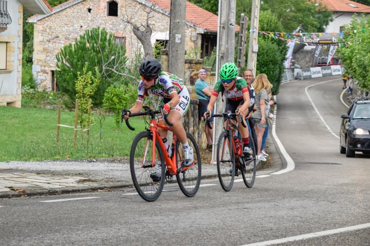 JIMENA DE ROA Y CARLA FERNANDEZ VENCEDORAS DEL TROFEO LIBERBANK