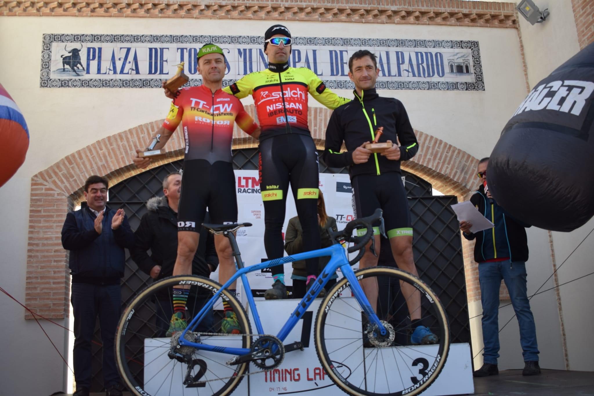 Aida Nuño y Aitor Hernández, victorias de prestigio en el tradicional ciclocross de la Peña Ciclista Ciclonorte
