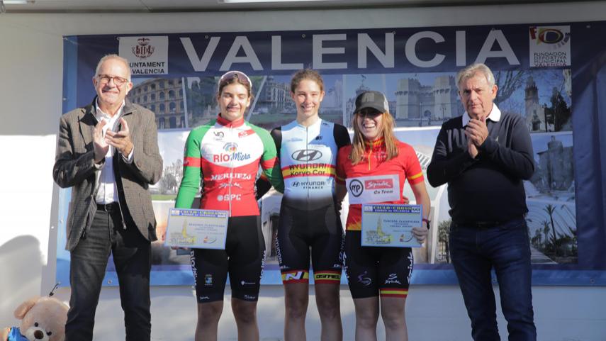 Maria-Parajon-se-hizo-con-su-tercera-Copa-de-Espana-de-ciclocross-en-Valencia