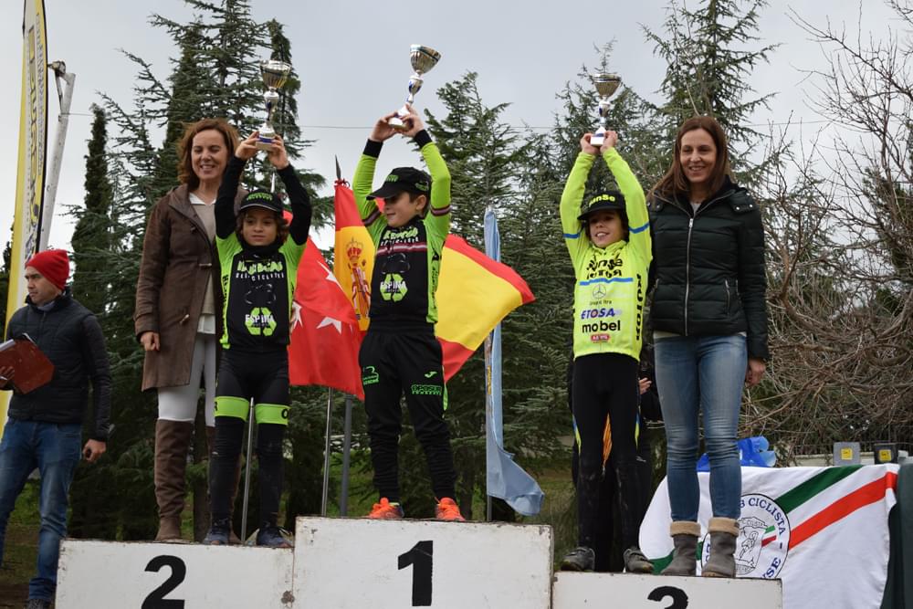Nadia Lozano y Carlos Hernández, triunfadores en el ciclocross de El Escorial