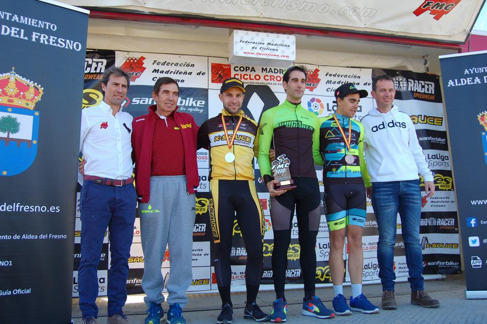 Ruth Moll y Carlos Hernández, campeones absolutos de Madrid de ciclocross en Aldea del Fresno