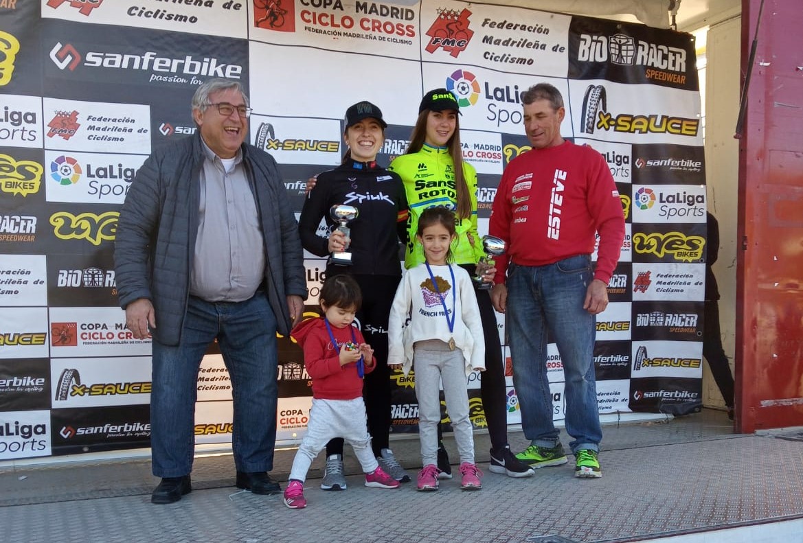 Epílogo de la Copa de Madrid de ciclocross en Navalafuente con María Parajón y Carlos Hernández en lo más alto