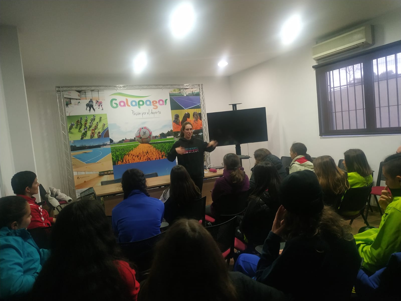 Celebrada la primera concentración de féminas infantiles en el velódromo de Galapagar