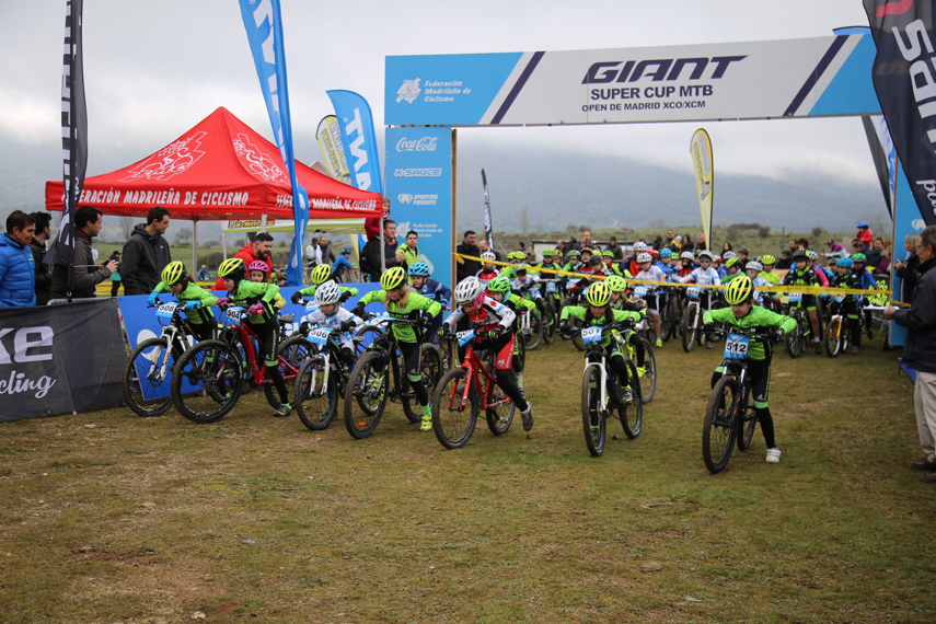 Más de 220 bikers midieron fuerzas en la Giant Super Cup Kids de Rozas de Puerto Real