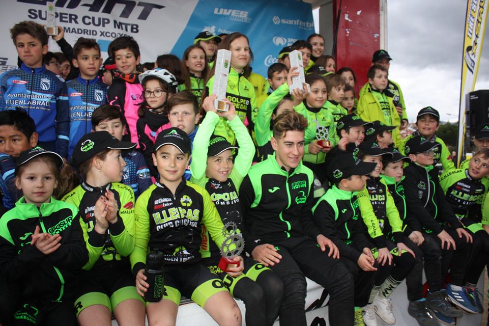Daniela Suárez y Hugo Pradas suben a lo más alto en la Giant Super Cup Kids de Alpedrete