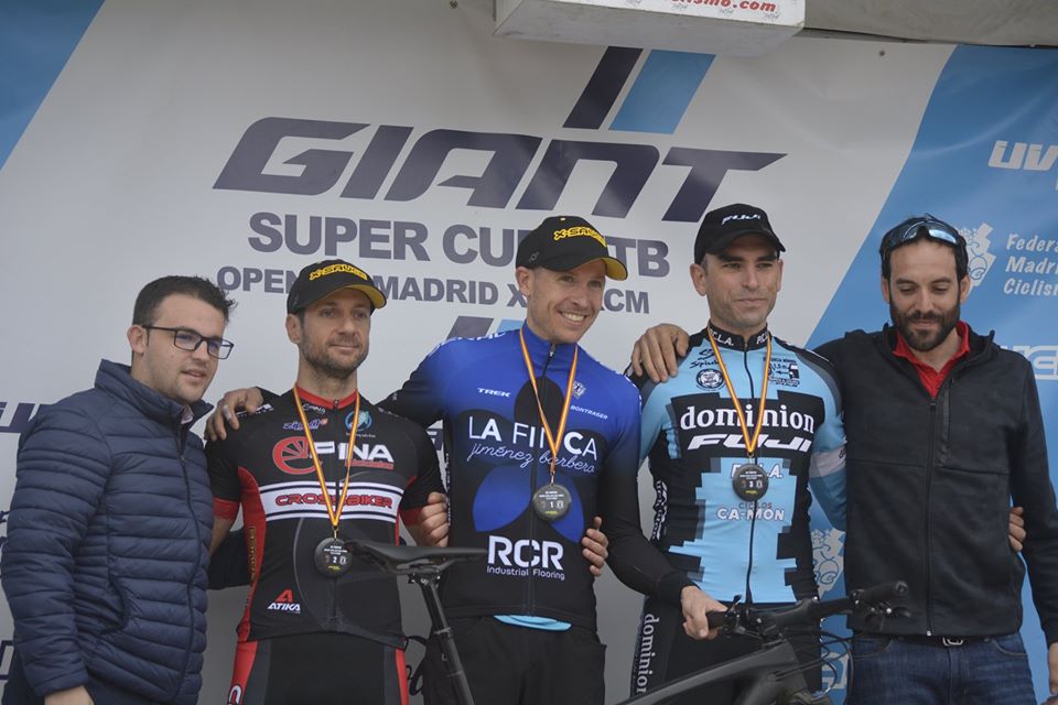 Natividad Gómez y Marcos García dominan el grupo PRO y se proclaman campeones de Madrid de XCO