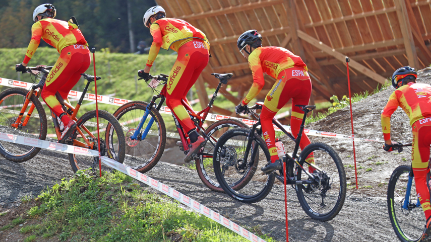 El-Team-Relay-inaugura-el-Mundial-de-BTT-XCO-DHI-de-Austria