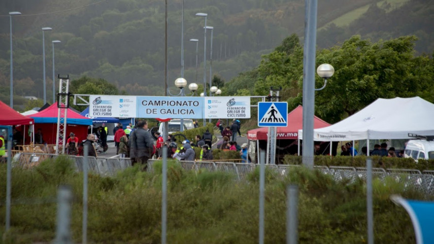 O-ciclismo-galego-loita-contra-o-reloxo-este-luns-en-Banos-de-Molgas-
