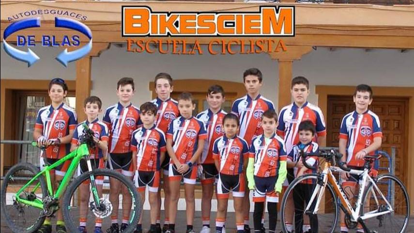 CLUBES-MADRILENOS-CON-SOLERA-Conoce-al-Club-Bikes-Ciem