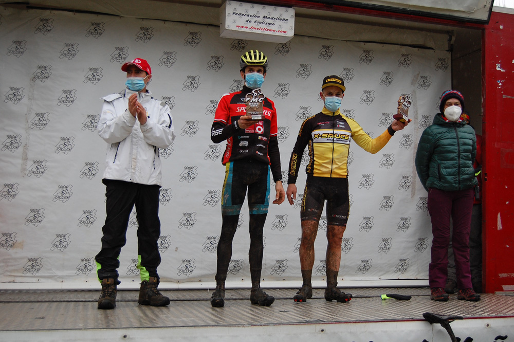 Aida Nuño y Aitor Hernández, los más fuertes en el primer asalto del Trofeo Ciclocross FMC-CAPFUN