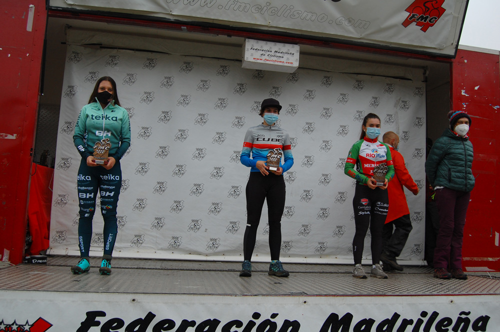 Aida Nuño y Aitor Hernández, los más fuertes en el primer asalto del Trofeo Ciclocross FMC-CAPFUN