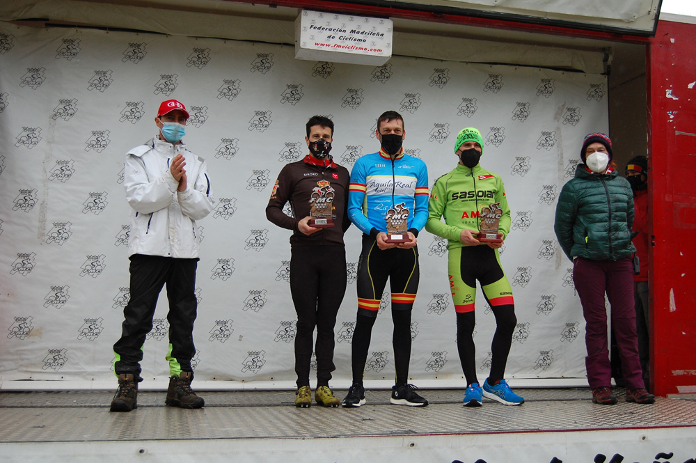 Aida Nuño y Aitor Hernández, los más fuertes en el primer asalto del Trofeo Ciclocross FMC-CAPFUN