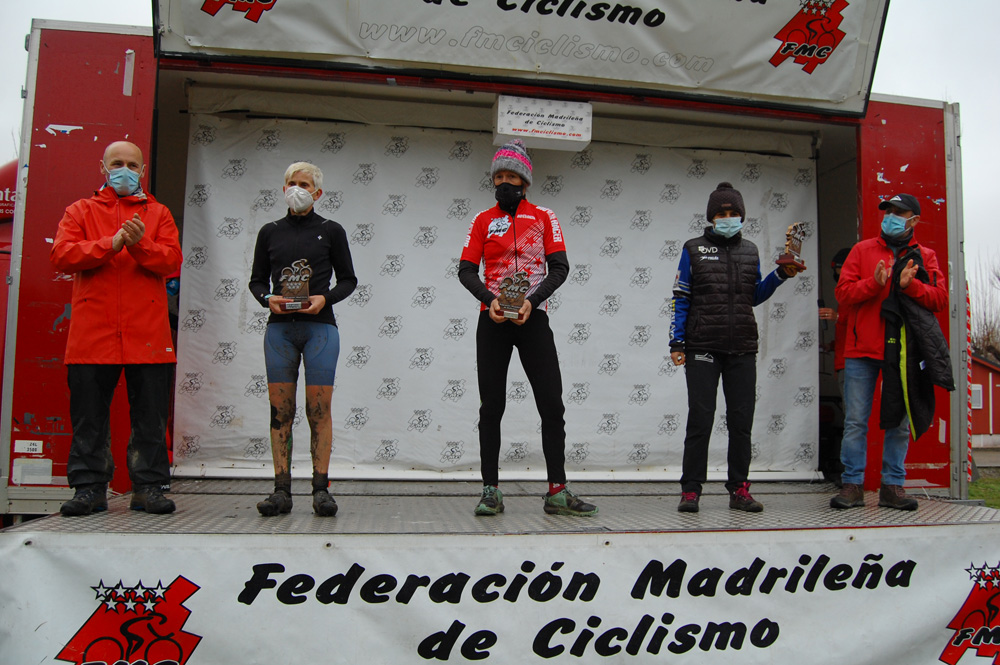 Aida Nuño y Aitor Hernández, los más fuertes en el primer asalto del Trofeo Ciclocross FMC-CAPFUN