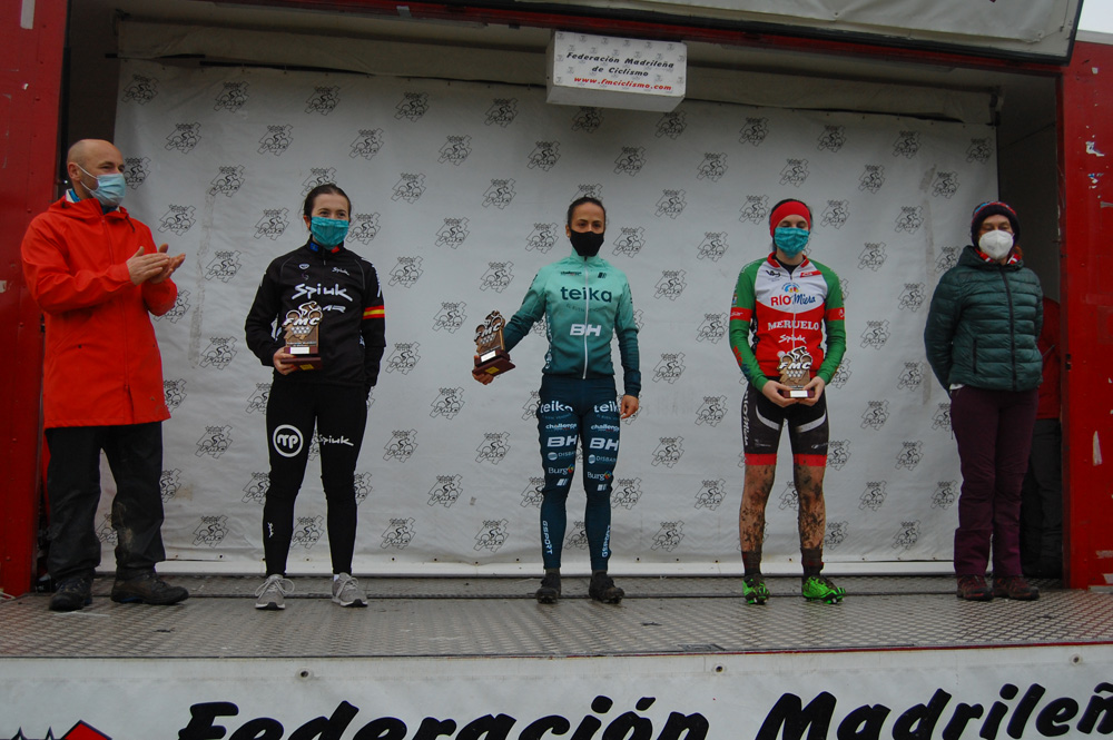 Aida Nuño y Aitor Hernández, los más fuertes en el primer asalto del Trofeo Ciclocross FMC-CAPFUN