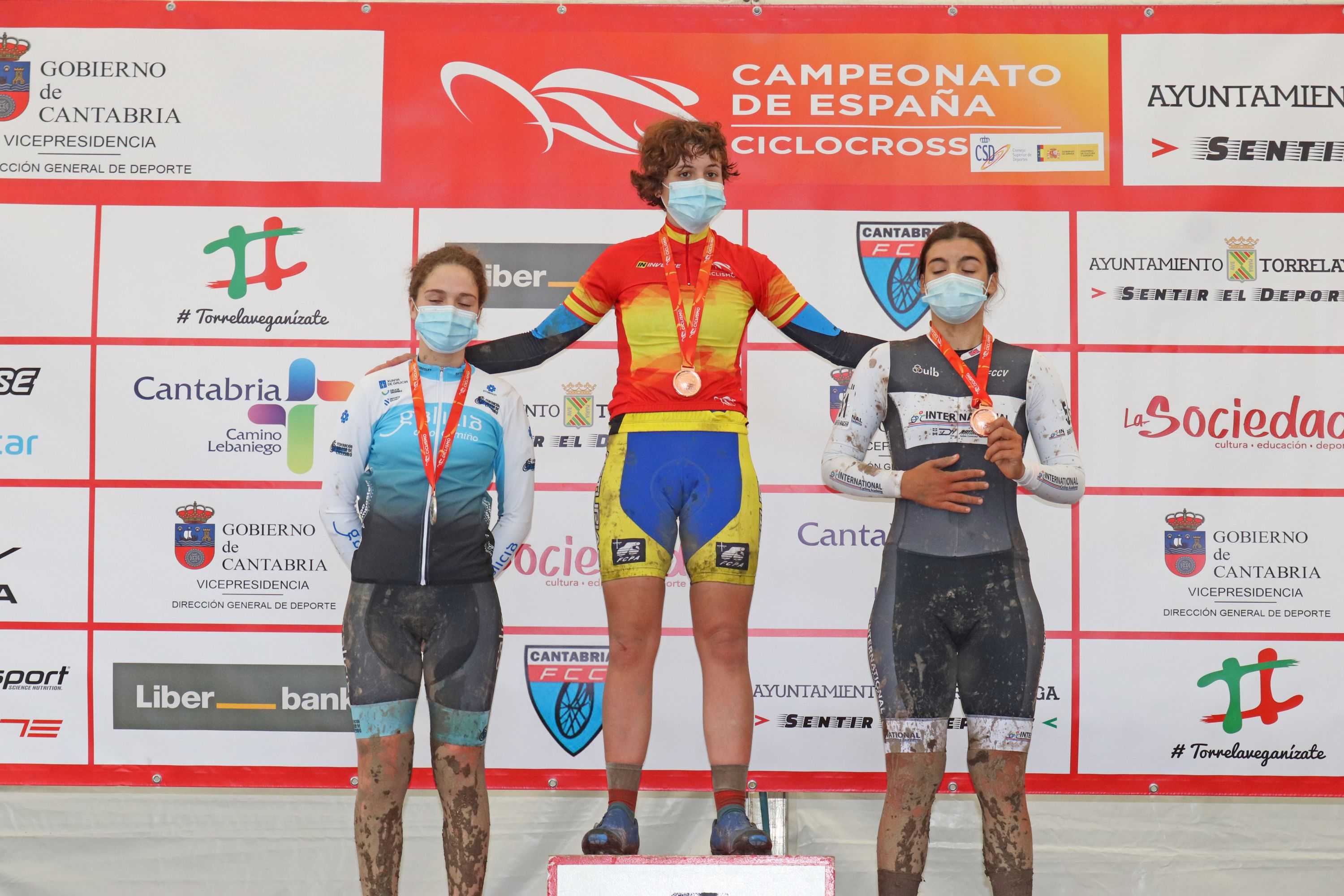 Dez medallas para o ciclocrós galego no tráxico Campionato de España de Torrelavega