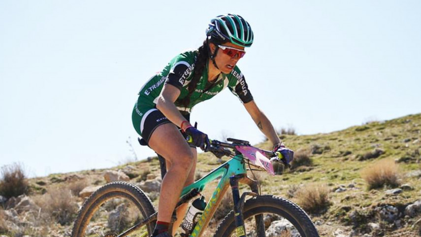 DESIRee-CASTRO-EMPEZo-POR-CASUALIDAD-EN-EL-CICLISMO