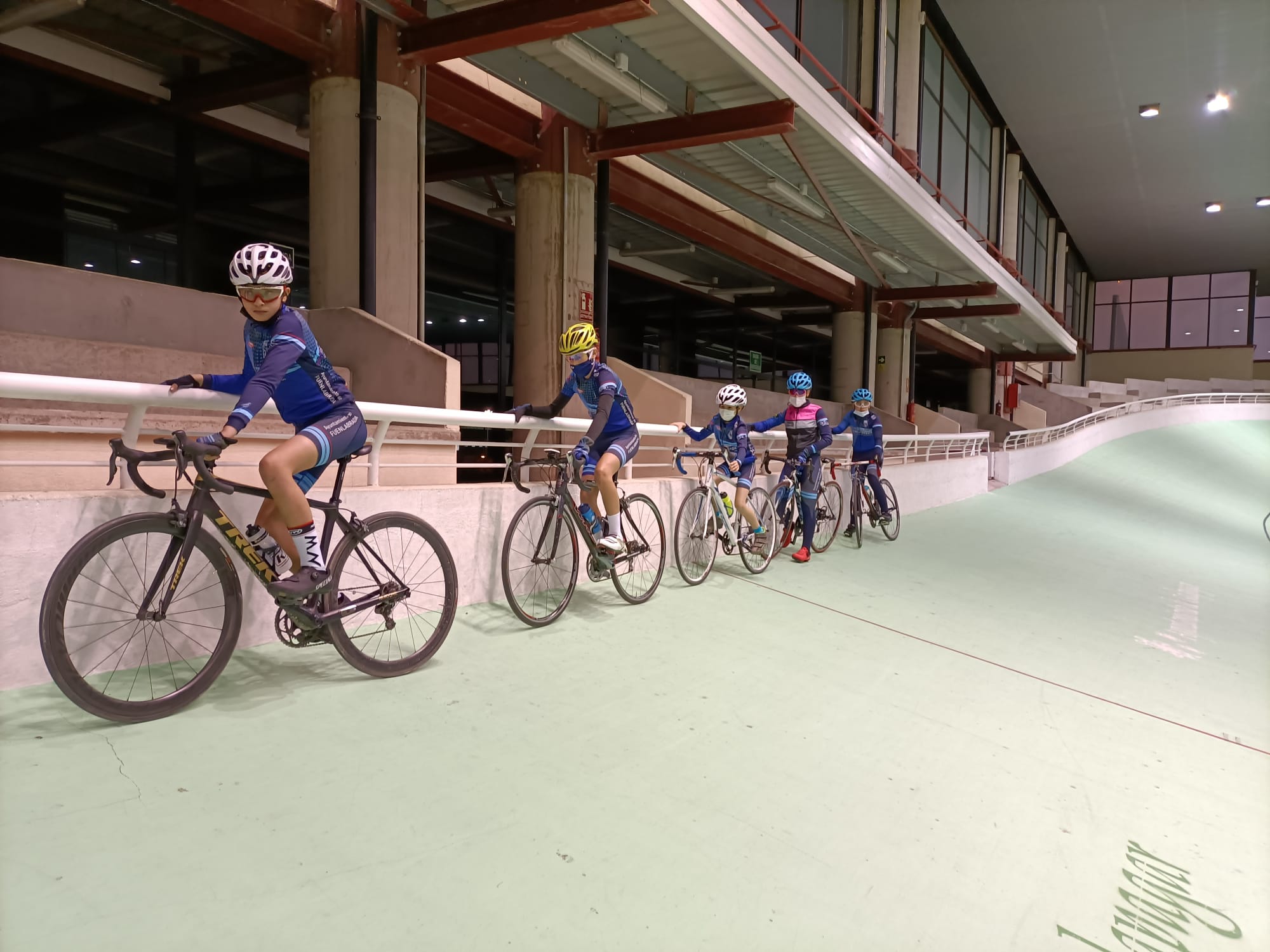 La EC Rodríguez Magro y la UC Fuenlabrada, prueban la pista en Galapagar