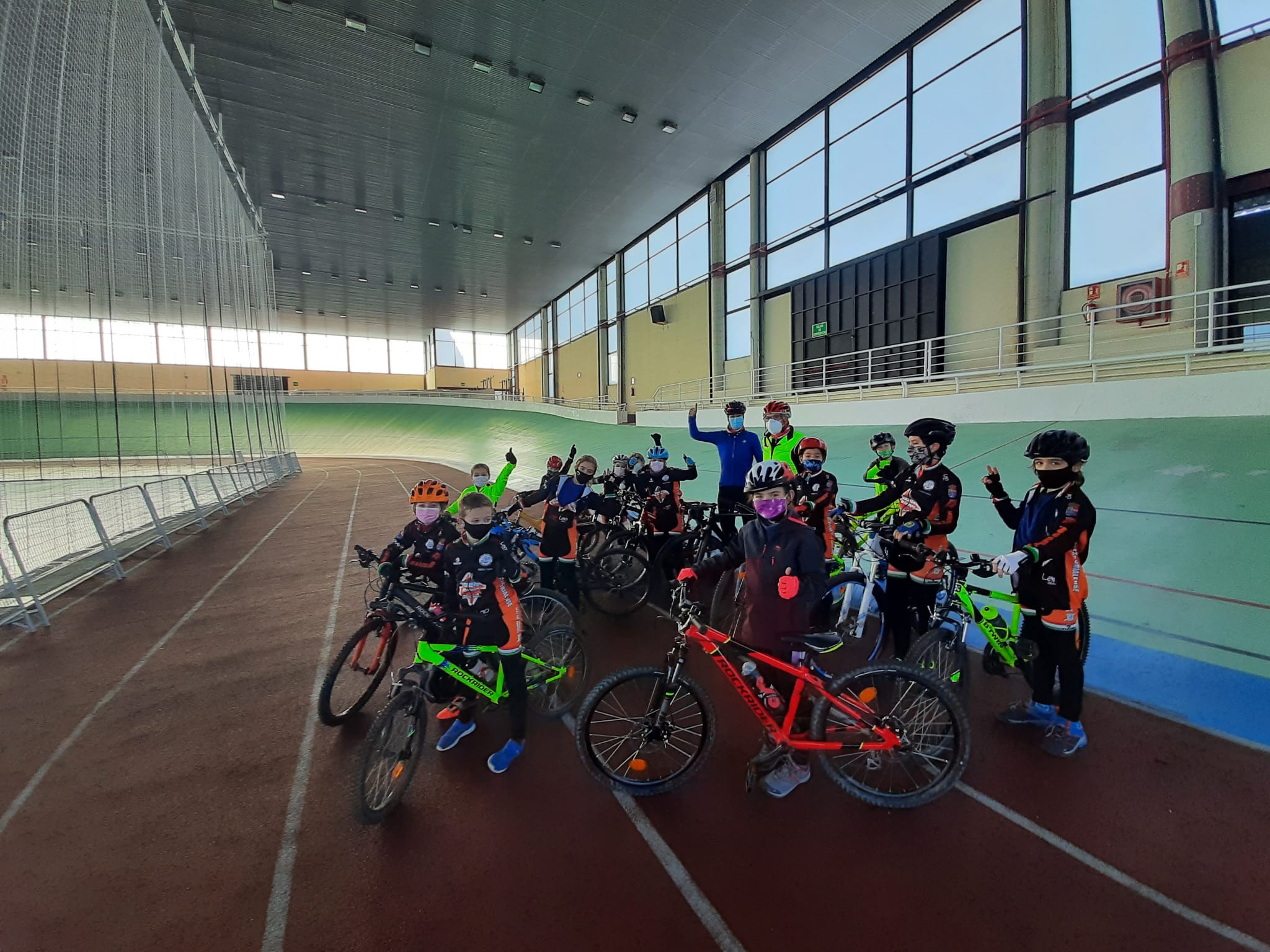 Más Escuelas conociendo la pista: Bikery, CC Escurialense y Bikes Ciem pasaron por Galapagar