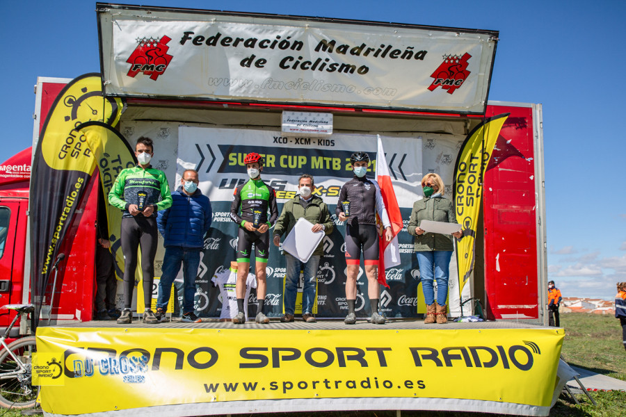 Solenne Billouin y Francisco Herrero, triunfadores en la segunda puntuable de la Super Cup MTB de maratón