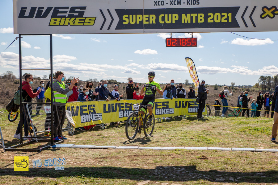 Solenne Billouin y Francisco Herrero, triunfadores en la segunda puntuable de la Super Cup MTB de maratón