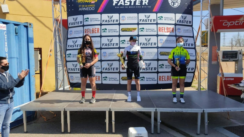 Uxia-Soto-sobe-ao-caixon-no-Superprestigio-de-Arnedo