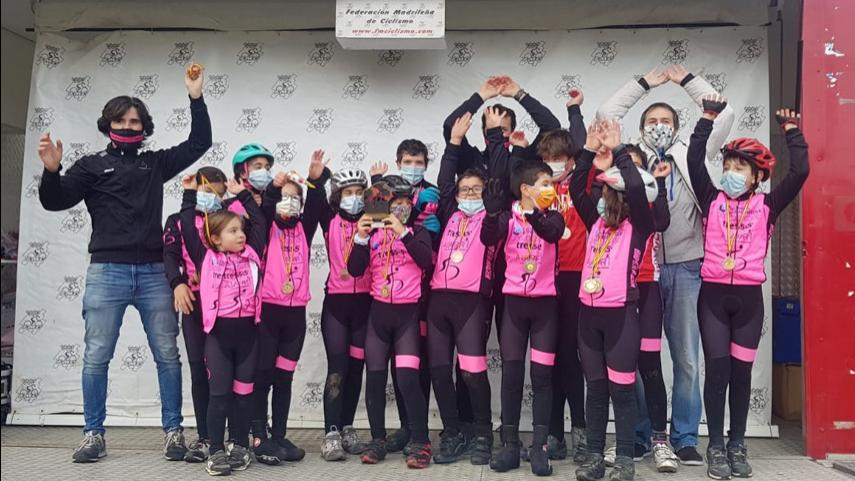 CLUBES-MADRILENOS-CON-SOLERA-Conoce-a-la-Escuela-Entrenamiento-Ciclismo
