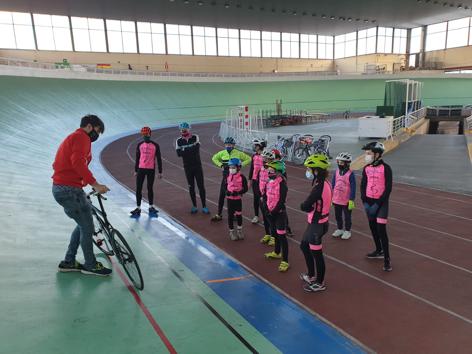 CLUBES MADRILEÑOS CON SOLERA. Conoce a la Escuela Entrenamiento Ciclismo