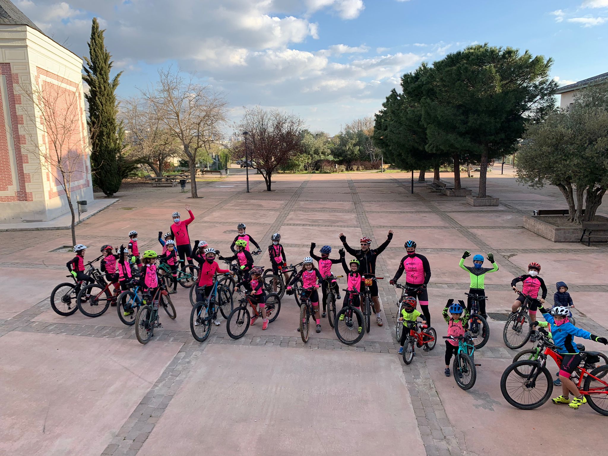 CLUBES MADRILEÑOS CON SOLERA. Conoce a la Escuela Entrenamiento Ciclismo