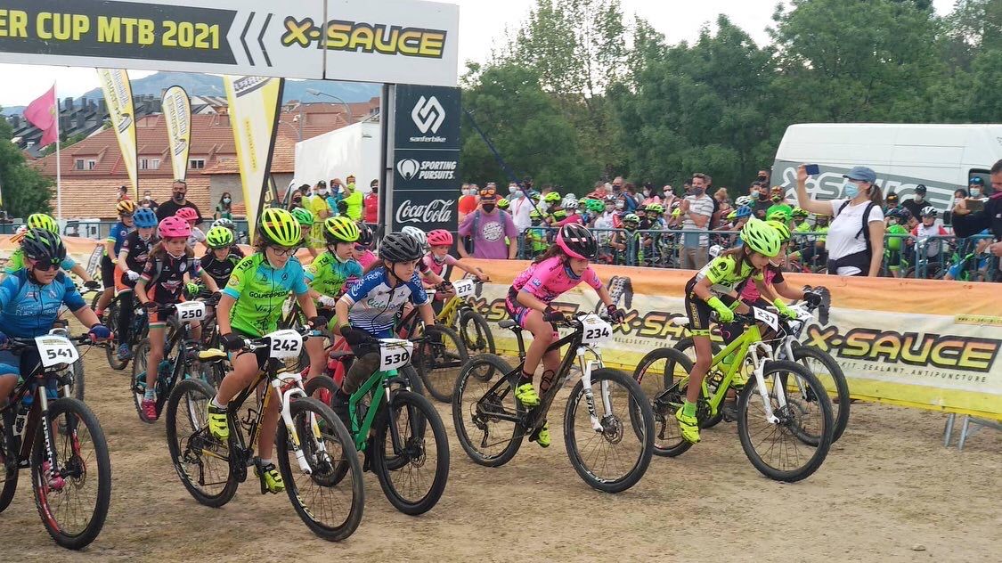 Natividad Gómez y Luca Pérez clausuraron con sus victorias la Super Cup XCO en Alpedrete