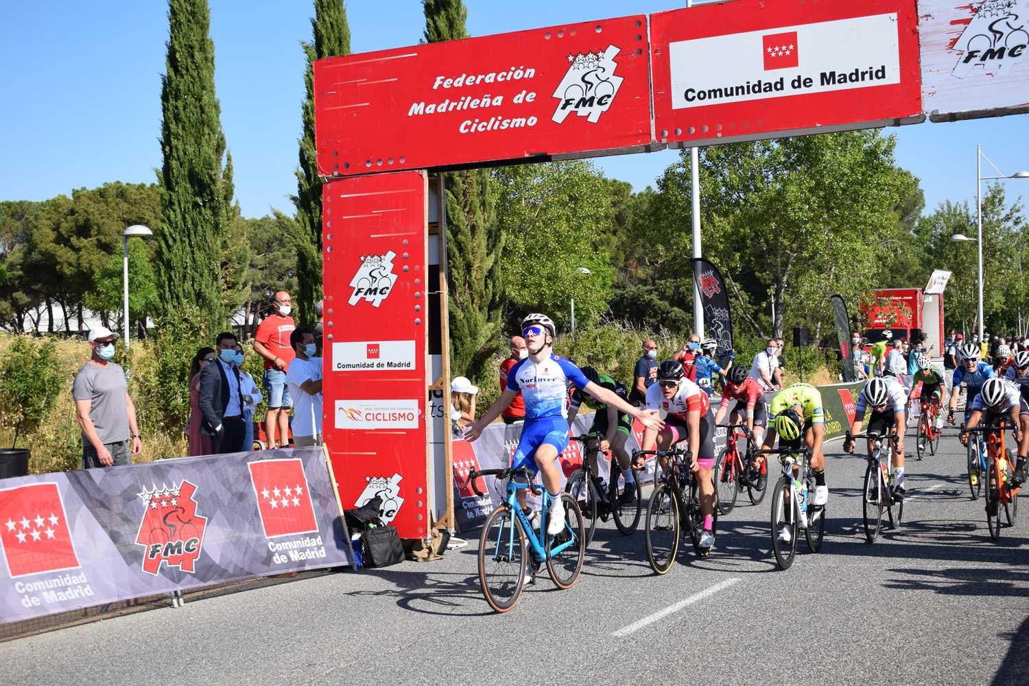 Villanueva de la Cañada recibió a más de 300 ciclistas en el I Trofeo FMC (ACTUALIZADA)