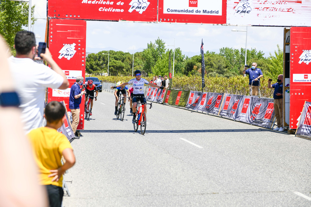 Villanueva de la Cañada recibió a más de 300 ciclistas en el I Trofeo FMC (ACTUALIZADA)
