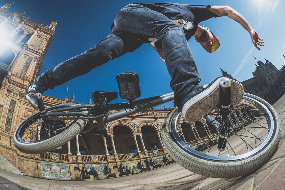 Especialistas madrileños de BMX Free Style. Conoce a Alberto Moya