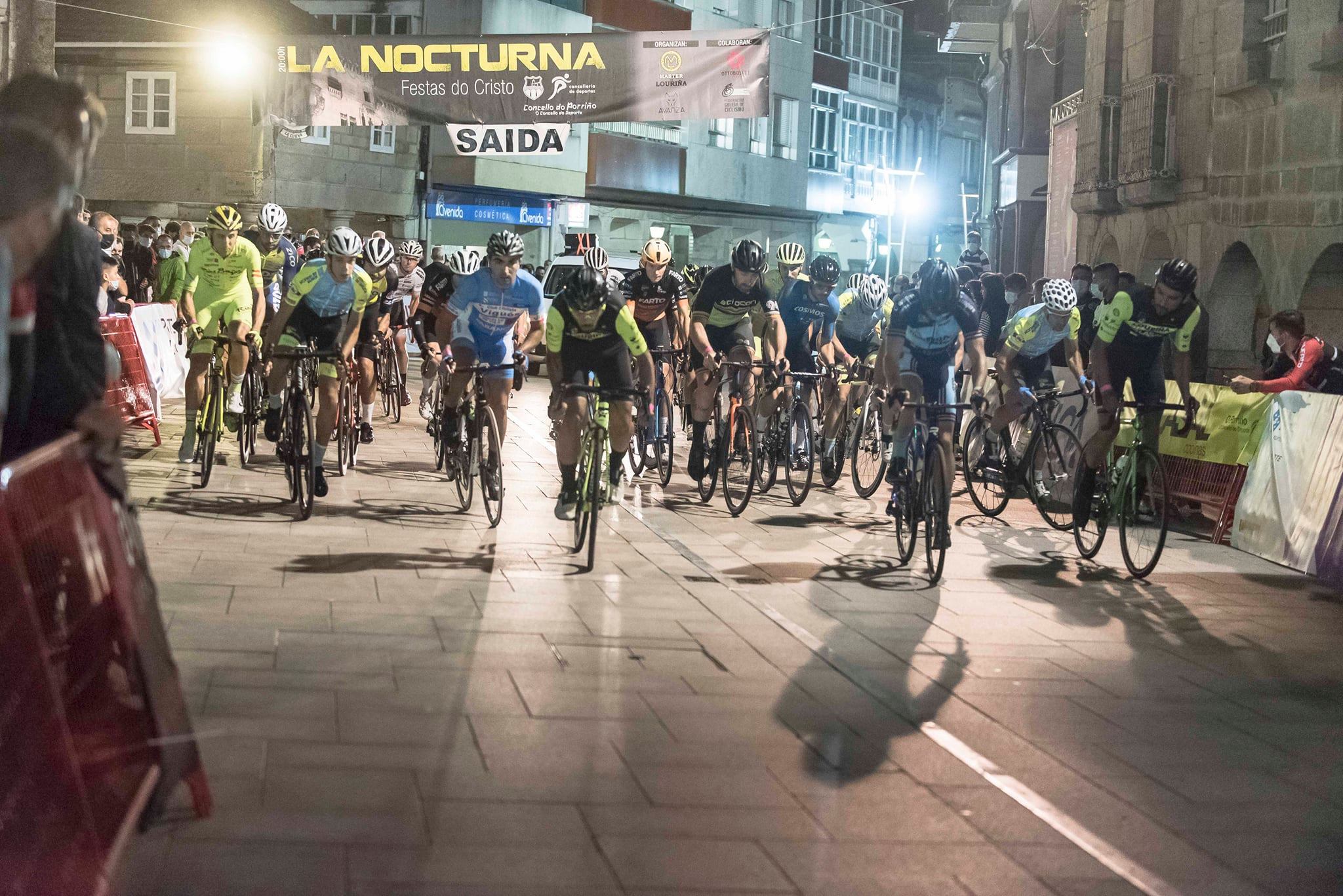 A festa nocturna do ciclismo volveu a O Porriño