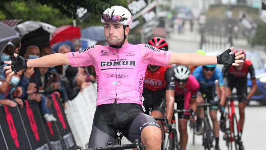 Fran-Agea-gana-en-Ponteareas-e-alex-Martin-e-o-novo-lider-da-Volta-Ciclista-Galicia