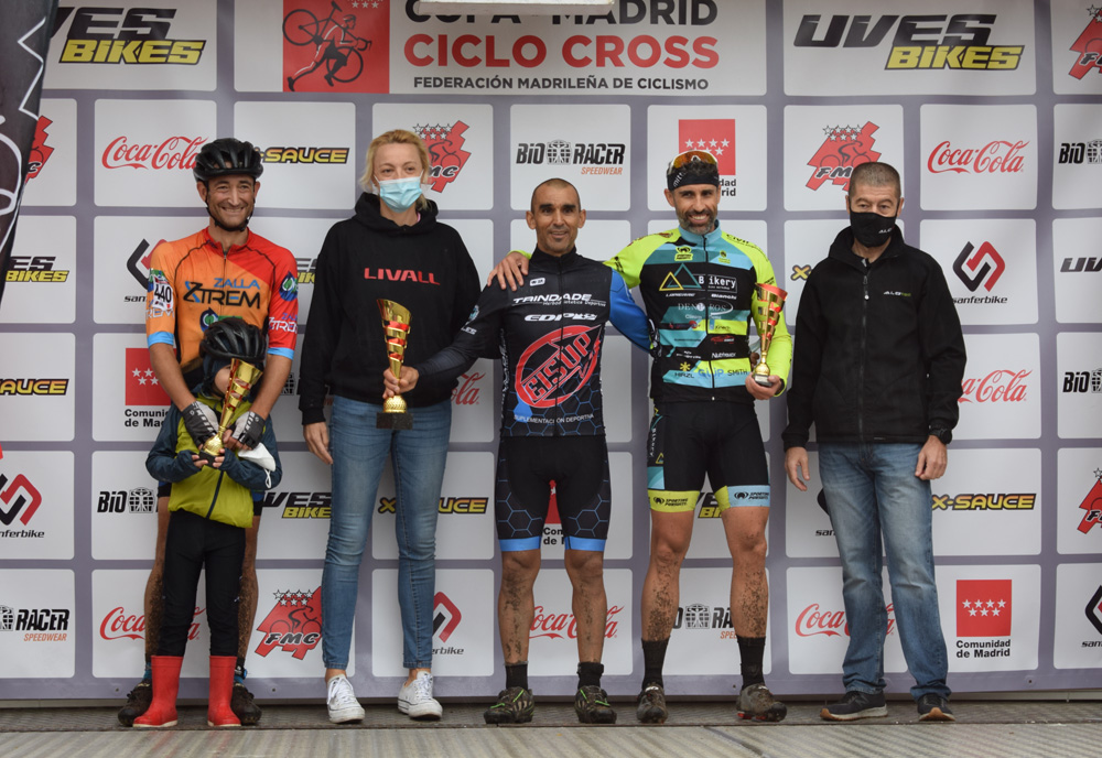 La lluvia de Tres Cantos trajo los triunfos de Estela Domínguez y Julio Pérez en el debut del ciclocross (ACTUALIZADA)