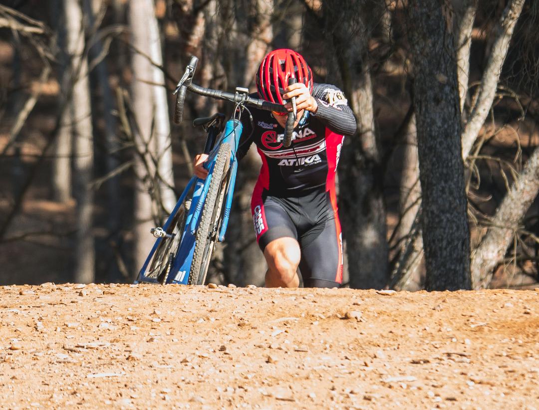 Noelia Ortiz y Aarón Cordero, victorias peleadas en el ciclocross de Mejorada del Campo